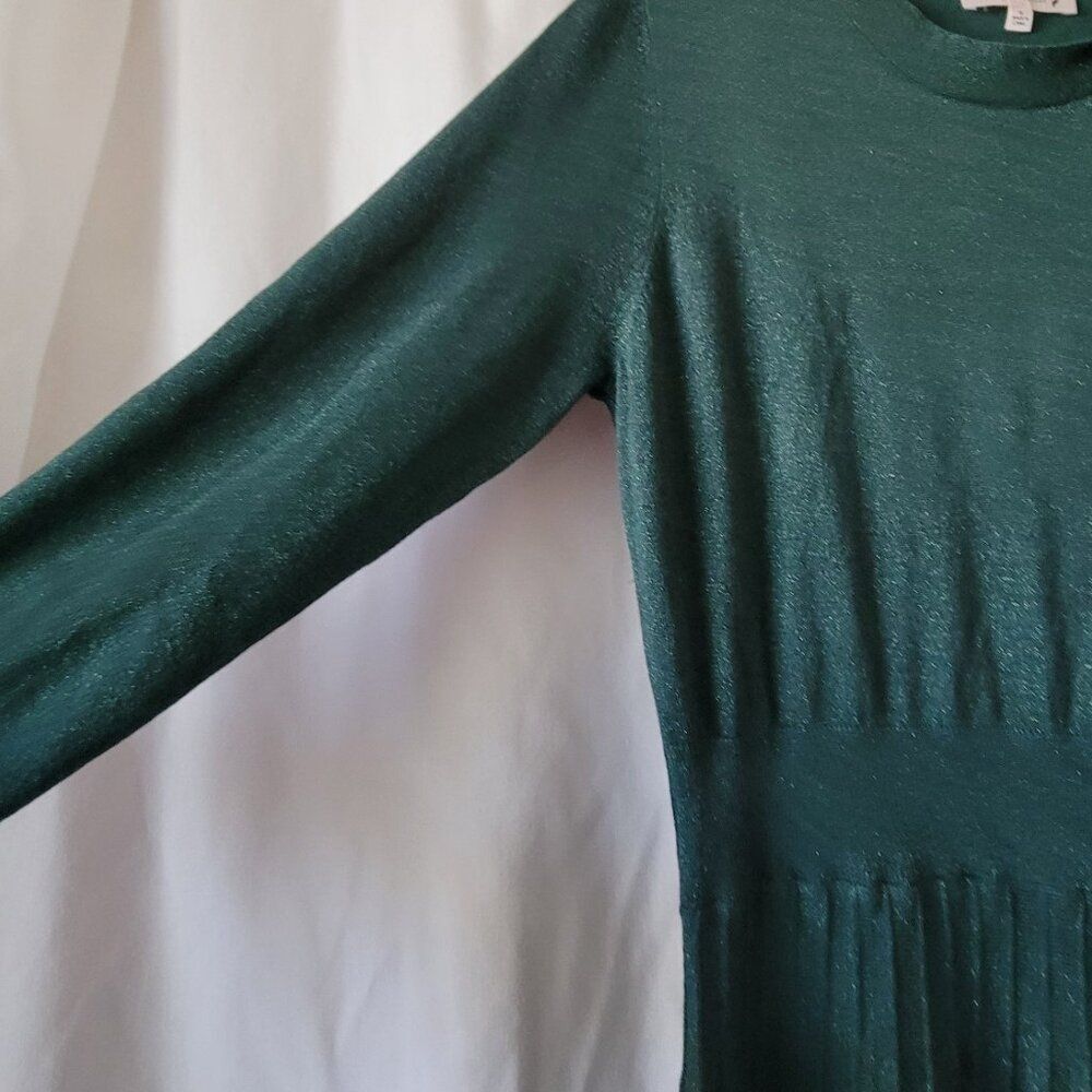 Elegant Green Knit Dress - Picture 6 of 11